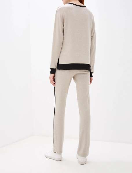 Костюм с брюками в Москве