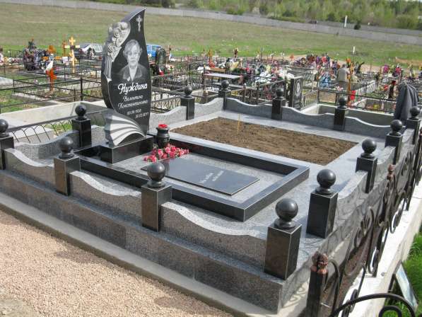 Памятник из гранита. Симферополь. Крым в Симферополе фото 8