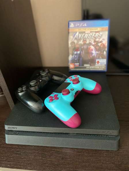 Игровая приставка PlayStation 4