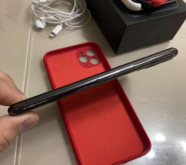 IPhone 11 Pro Max 64gb в Москве фото 5