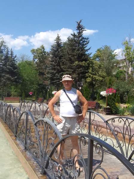 Andrei, 57 лет, хочет пообщаться в фото 3