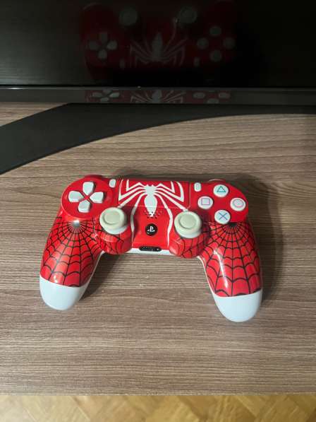 PlayStation 4 slim 1tb в Москве фото 3