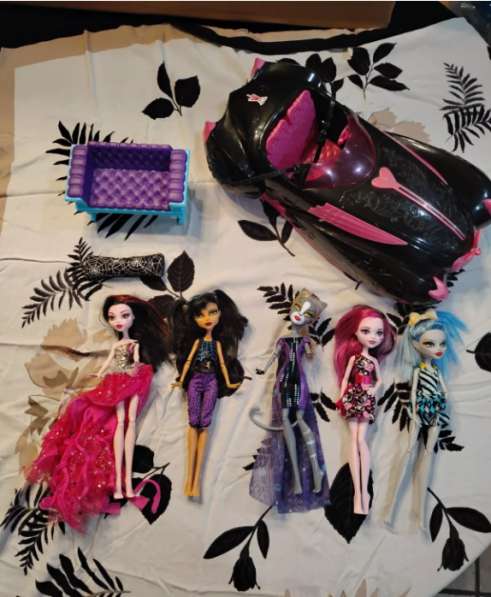 Monster High лот 5 кукол, автомобиль, кресло, подушка в Серебряных Прудах