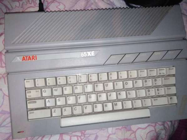 Atari 65xe компьютер