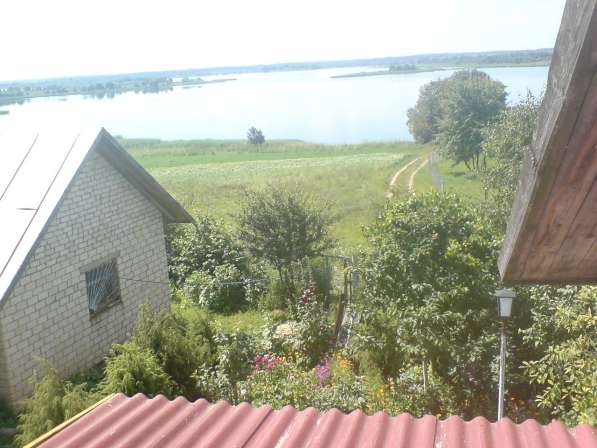 Дом возле Новолукомльского озера в 