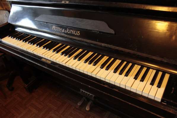 Продам старинное немецкое фортепиано 1912-1913 года выпуска в фото 4