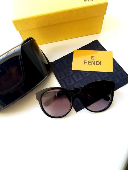 Новые солнцезащитные очки Fendi в Санкт-Петербурге фото 7