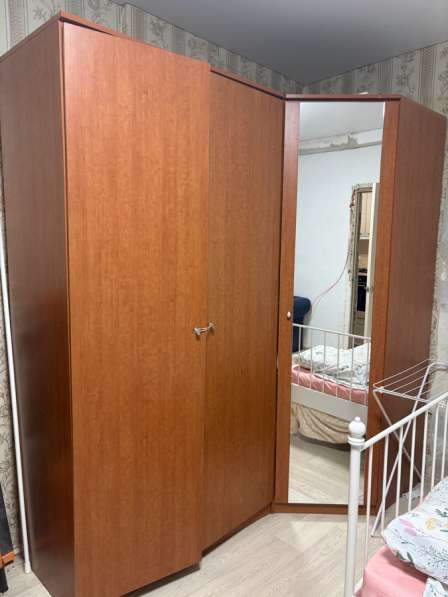 Отдам БЕСПЛАТНО диван и шкаф в Казани