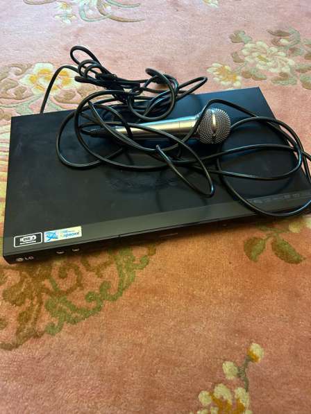 Караоке LG, в комплекте микрофон