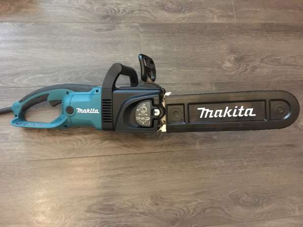 Электропила Makita