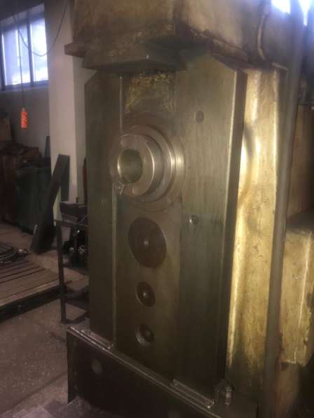 Горизонтально-фрезерный станок 6Р83 в Москве фото 13