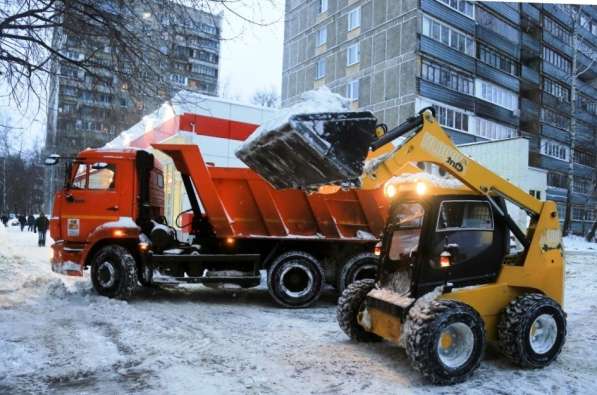 Уборка и вывоз снега. Снегоуборочные работы спецтехникой в Екатеринбурге фото 20