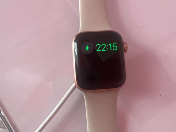 Apple Watch SE 40 mm Розовое золото