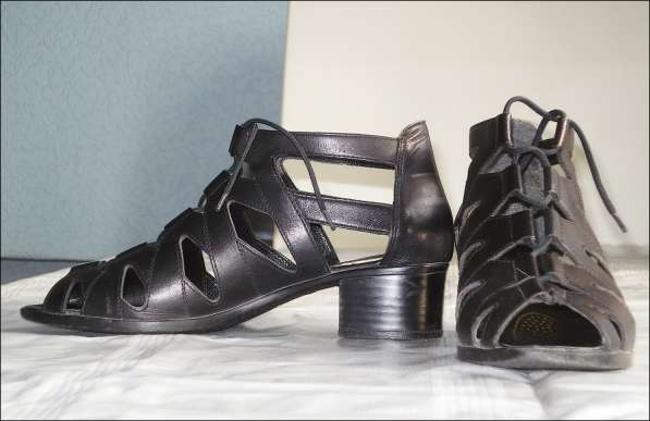Продам черные ажурные туфли из натуральной кожи Рейкер