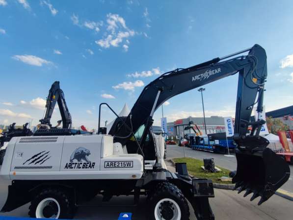 Колёсный экскаватор ARCTIC BEAR ARE215W