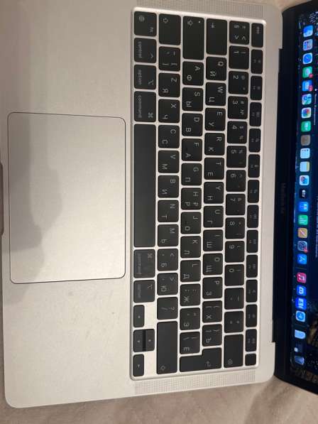 Macbook air 13 m1 2020,серебристый в Москве фото 3