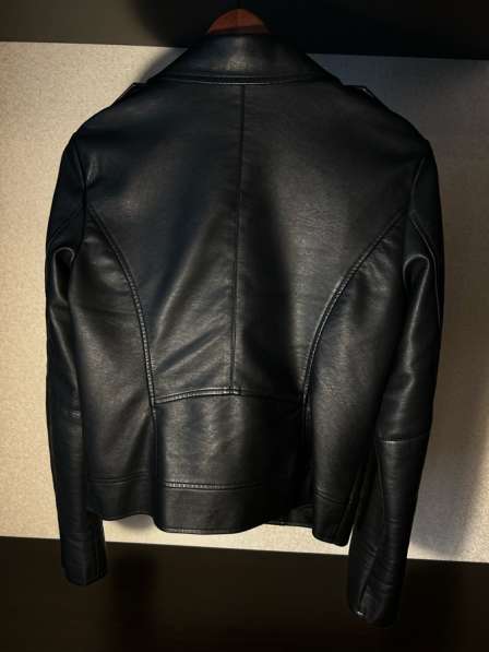 Кожзам куртка в фото 3