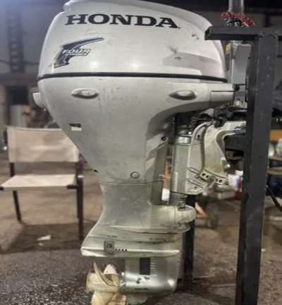 Лодочный мотор Honda bf20 в фото 5