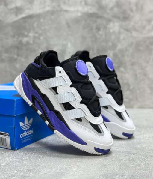 Кроссовки Adidas