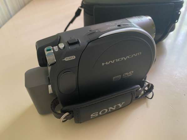 Видеокамера Sony handycam DCR-DVD205E