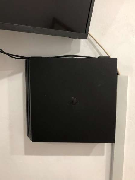 Sony PlayStation 4 Pro 1tb