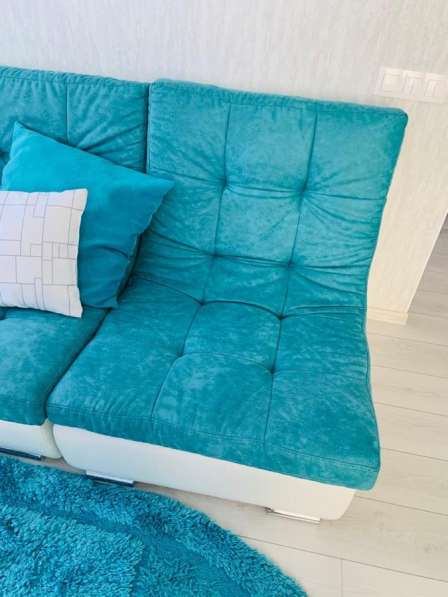 Продам диван с оттоманкой,в идеальном состоянии! Ткань бирюз в Красноярске фото 3