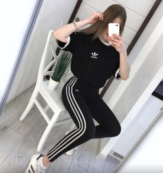 Спортивный костюм adidas в Красноярске