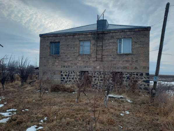 Продается двухэтажный дом в Гехаркуникской области,село Шатв