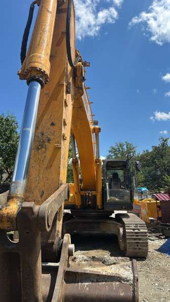 Экскаватор гусеничный Hyudai R450LC в Адлере фото 3