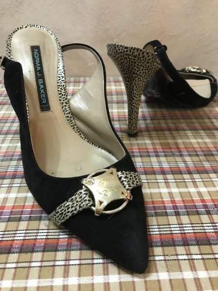 Замшевые босоножки