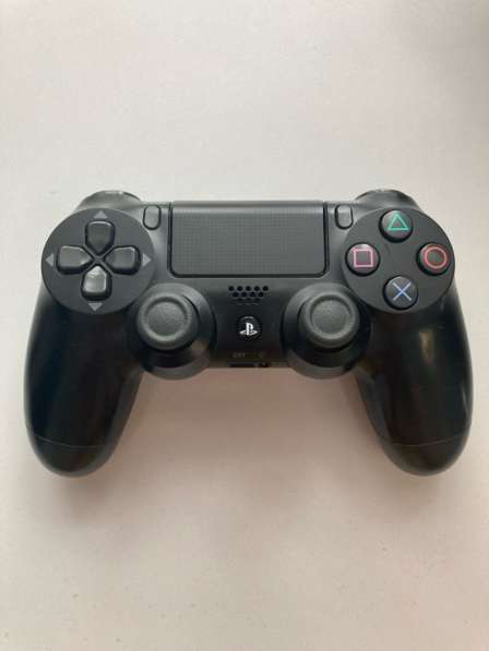 Sony PlayStation 4 pro +2 геймпад в Красноярске фото 7