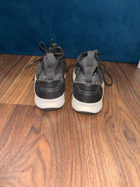 Кроссовки женские в Казани