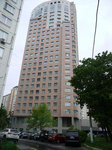Продам четырехкомнатную квартиру в Москве. Этаж 14. Дом монолитный. Есть балкон.