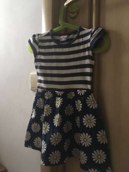 Детское платье с ромашками для девочки 4-х лет
