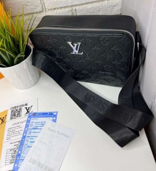 Сумка Luis Vuitton в Омске