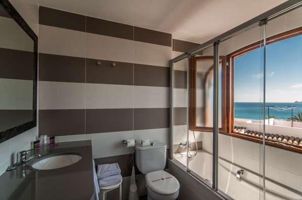 Продаётся отель-бутик на берегу моря в Испании в 