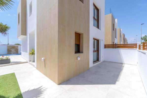 Недвижимость в Испании, Новый виллы в Торре де ла Орадада в фото 7