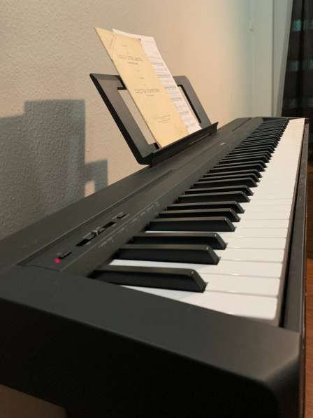 Yamaha P-45 (цифровое пианино)