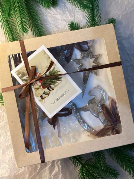 Ёлочные игрушки из эпоксидной смолы в Томске