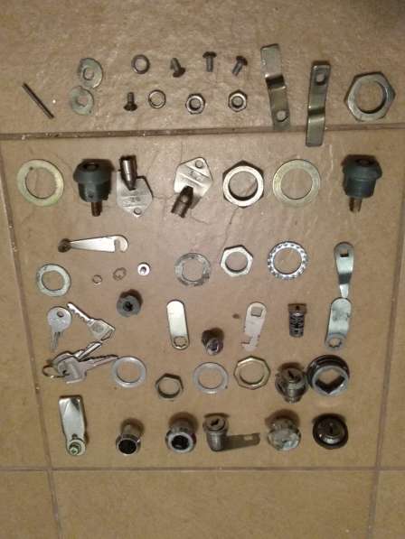 Дверная, оконная и мебельная фарнитура в Москве фото 8