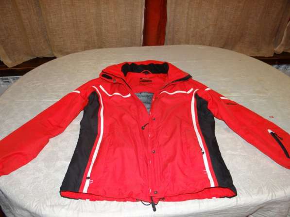 Женская горнолыжная куртка в Сочи фото 3