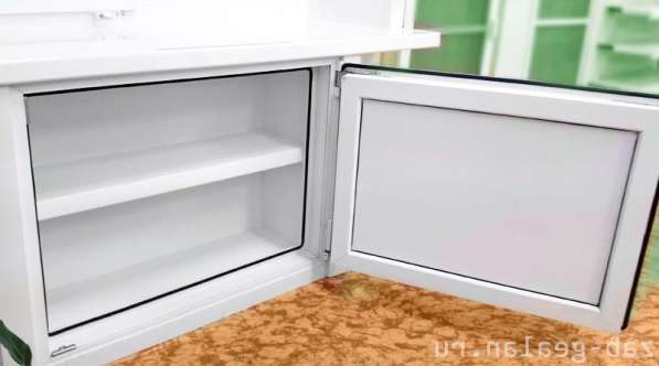 Холодильник под окно