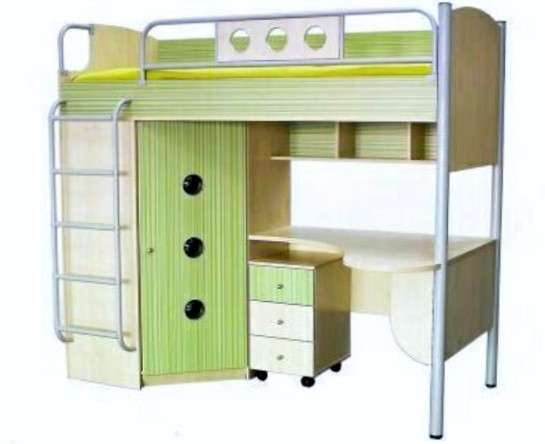 Детская кровать-чердак со столом и шкафом