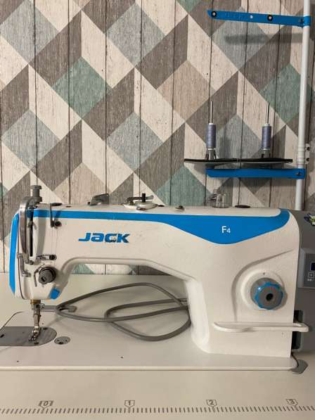 Швейная машина jack f4