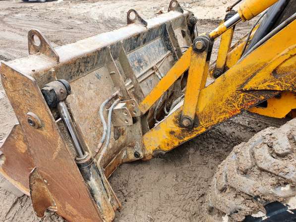 Экскаватор-погрузчик JCB 3CX 2006 года в Санкт-Петербурге фото 3