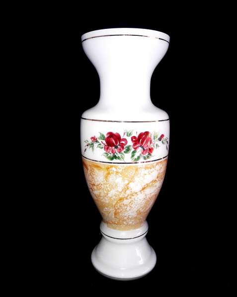 Винтажная ваза молочное стекло, ручная роспись. Цветы, розы