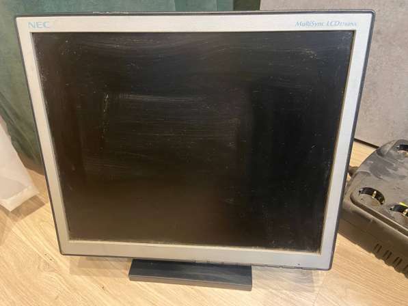 Монитор NEC Multisync LCD1760NX