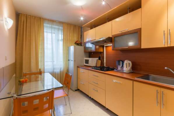 Посуточно рядом метро, Алмазова, Доктрина