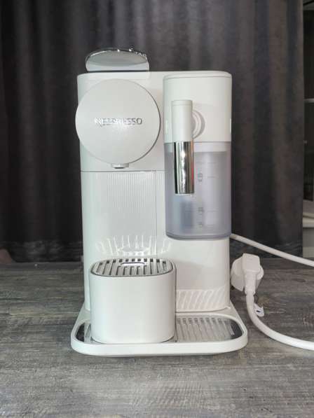 Капсульная кофемашина DeLonghi nespresso EN510.W