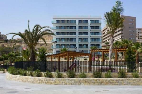 Недвижимость в Испании, Квартира в Лос Ареналес дель Соль в фото 3